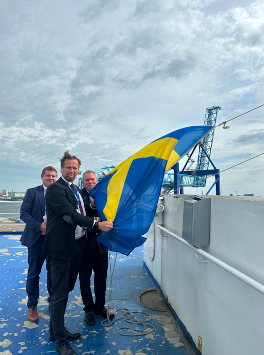 M/S Europalink seglar åter under svensk flagg