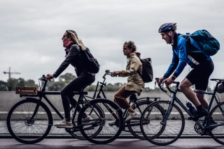 60 procent av alla resor kan göras till fots eller med cykel