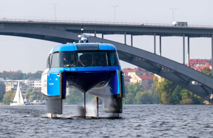 Snabb, tyst och miljövänlig resa med elektrisk bärplansbåt